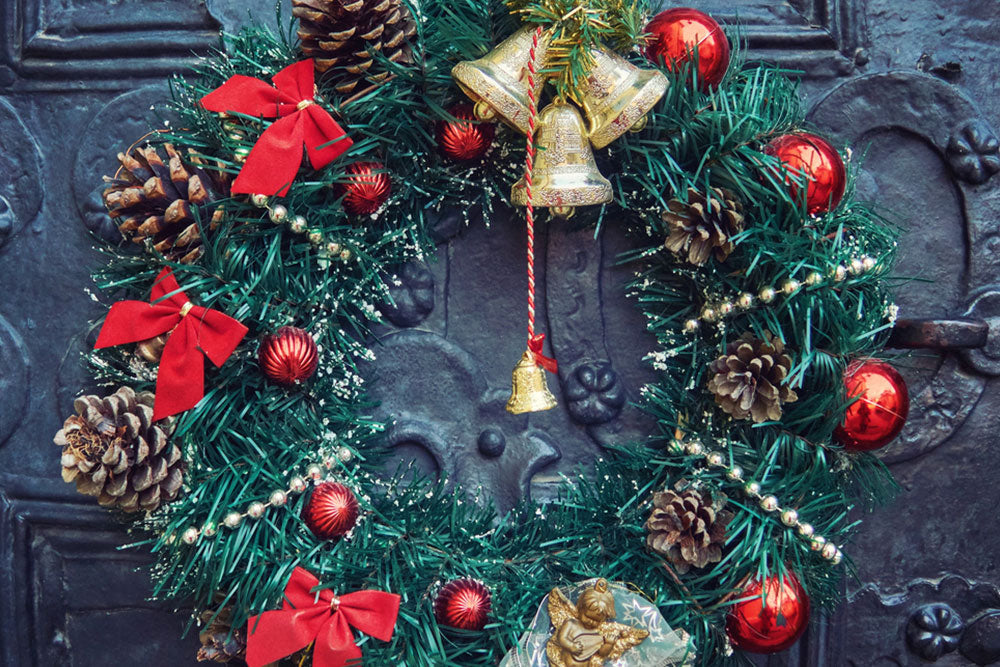7 Simple Ways To Keep Your Holiday Wreath Looking Fresh