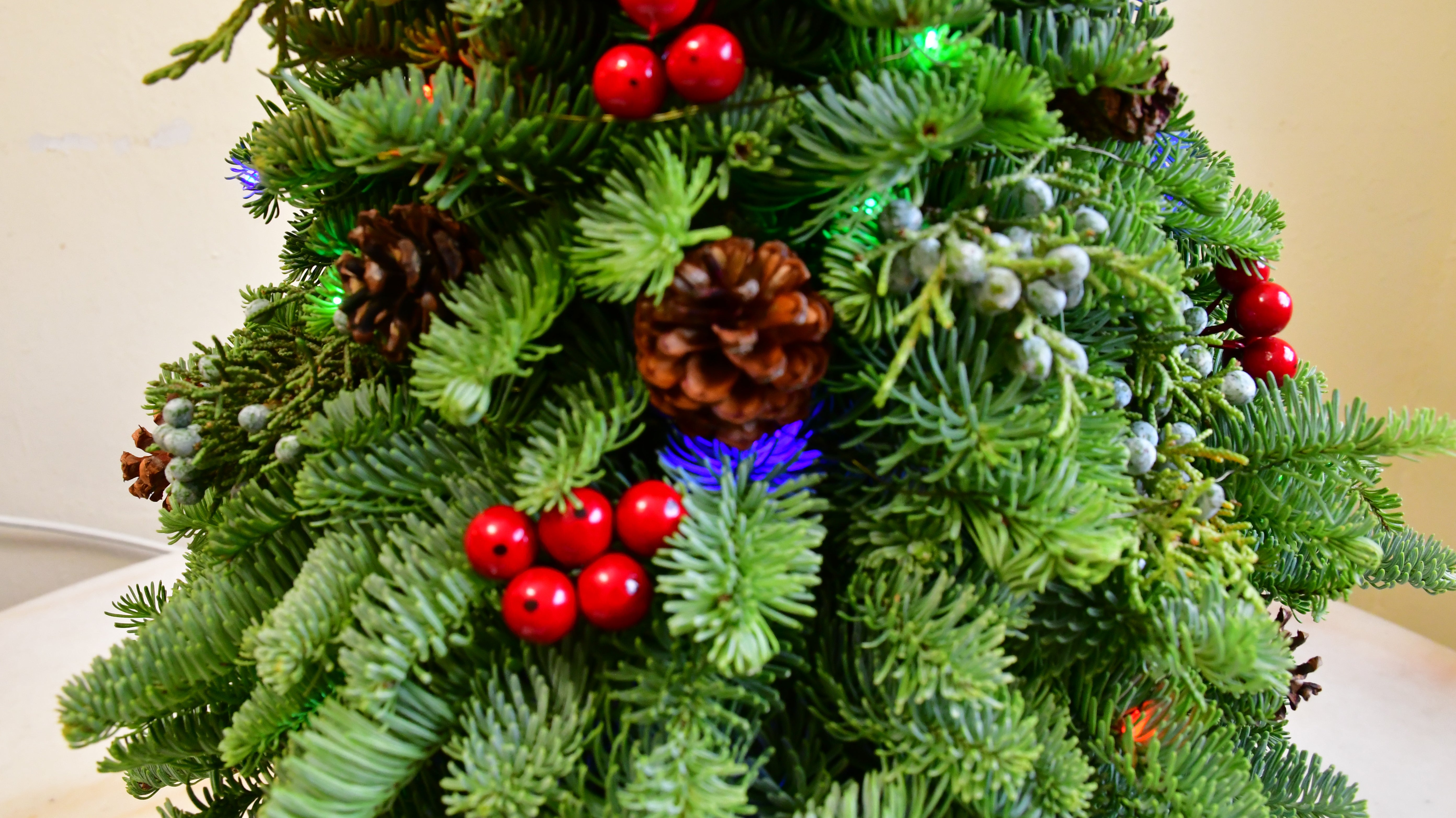 Plaid Berry Glow Tree
